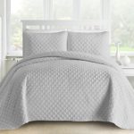 Comfy Bedding Oversized and Prewashed Lantern Ogee Quilted 3-Piece Bedspread Coverlet Set (King/Cal King, Light Grey)