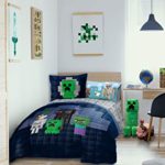 Jay Franco Minecraft Bad Night Twin Quilt & Sham Set – Super Soft Kids Bedding Features Creeper & Enderman – Fade Resistant Microfiber (Official Minecraft Product)
