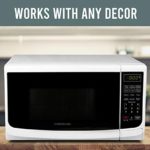 Farberware Classic FMO07ABTWHA 0.7 Cu. Ft 700-Watt Microwave Oven with LED Lighting, White