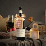 25pcs Kraft Paper Wine Bottle Box with Window Hanging Foldable Gift Boxes Wine Boxes for Gifts Empty Wine Bottles for Decoration Bottle Hanger Favor Box (Kraft Color, 3.5 x 3.5 x 1.2 Inches)