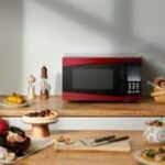 0.9 Cu. ft. 900W Red Microwave oven