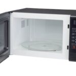 Magic Chef 1.1 Cu. Ft Black 1000W Countertop Microwave Oven with Push-Button Door