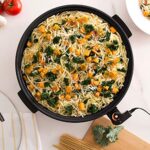 Dash Family Size Electric Skillet with 14 inch Nonstick Surface + Recipe Book for Pizza, Burgers, Cookies, Fajitas, Breakfast & More, 20 Cup Capacity, 1400-Watt – Black